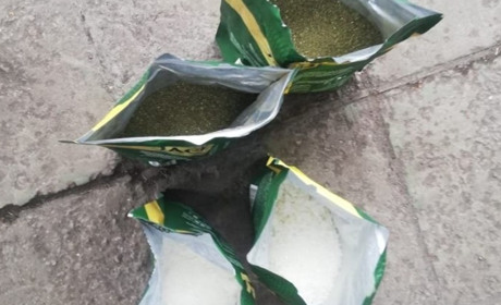 В Добропіллі поліцейські затримали наркоділка. Скільки вилучили наркотиків