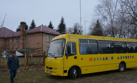 Для учнів Пристромської школи на Переяславщині придбали новий автобус