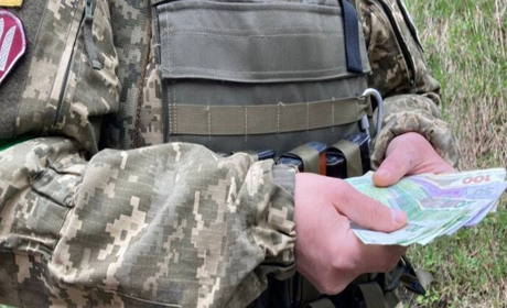 Тридцять тисяч для військових: з 1 лютого змінився порядок виплат додаткової винагороди