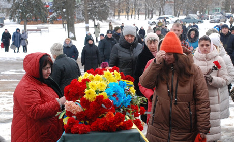 Шосткинщина провела в останню путь Героя Романа Кириченка