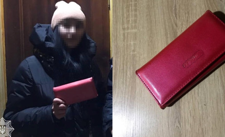 Знайшли гаманець і віддали патрульним: у Сарнах повернули втрачені гроші власниці