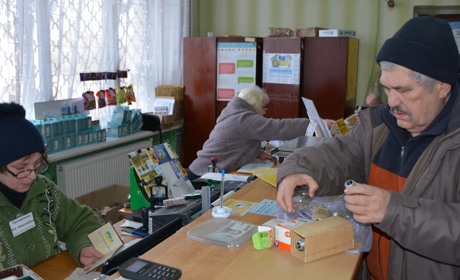 П’ять LED-ламп кожному золотонісцю: 3500 приладів для освітлення вже розібрали