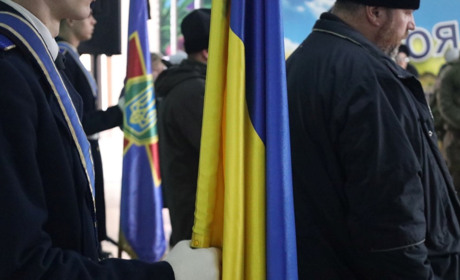 Громада Сміли прощалася із захисником Дмитром Доброштаном