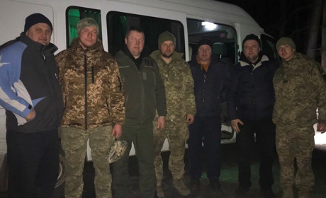 Поліщуки підтримують ЗСУ - волонтери Озера доставили вантаж землякам на передову