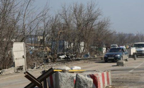 Проїзд на підконтрольну територію через Василівку залишається закритим вже два місяці