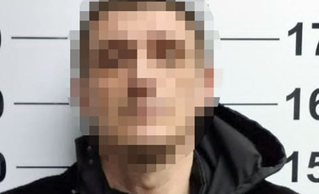 У Старокостянтинові поліцейські затримали чоловіка за підозрою у катуванні дружини