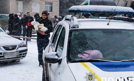 Поліція евакуювала родину з немовлям з Нью-Йорка. Скільки людей залишилося у селищі