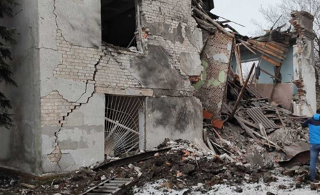 Обстріл міста Покровська вночі 18 лютого: поцілили в навчальні заклади та житлові будівлі