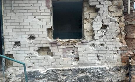 Поліція зафіксувала наслідки обстрілів Нікопольського району 17 лютого: поранено людину