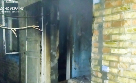 Під час пожежі в Кагарлику врятували чоловіка