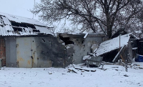 Житлові райони Курахового знову опинилися під ворожими обстрілами: які наслідки