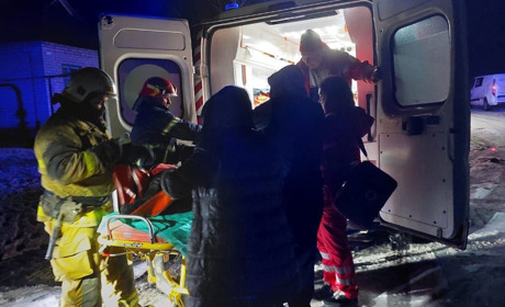 У Петропавлівці вночі горів будинок, врятовано жінку та чоловіка