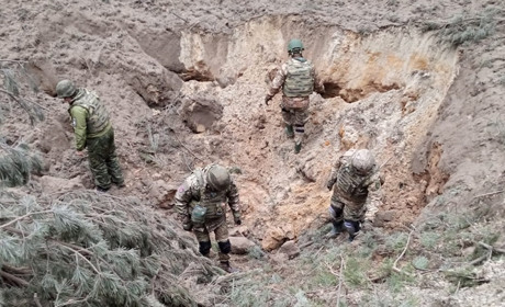 У Баранівській громаді поліцейські вибухотехніки знищили 400-кілограмову бойову частину ракети