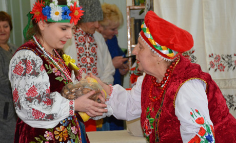 Коробівські гастролі: про фольклорні посиденьки у бібліотеці