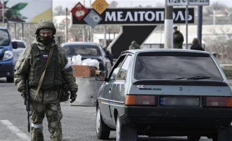 Окупанти оточили та взяли під охорону нижню частину Мелітополя