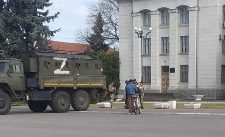 У Новій Каховці росіяни виселяють із помешкань людей