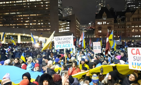 Як українці за кордоном відзначають рік від повномасштабного російського вторгнення: фото