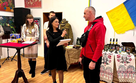 Аукціон єднання, або Як первомайці проводили благодійний розіграш лотів-трофеїв, здобутих в бою