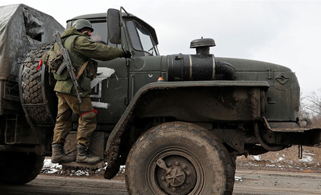 Звідки в окупантів у Новій Каховці цивільний транспорт