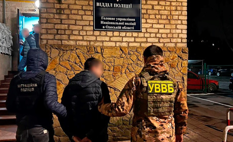 Правоохоронці затримали наркодилера, який шукав клієнтів серед військовослужбовців (ВІДЕО)