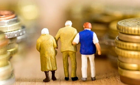 Індексація пенсій: кому й на скільки збільшать виплати та чи збережуться компенсації