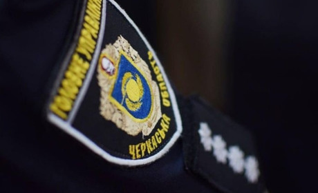 Кіберполіцейські Черкащини викрили шахрая, який оформив на пенсіонерку кредити