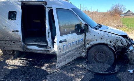 На Херсонщині автівки з поліцейськими та волонтерами потрапили під російський обстріл