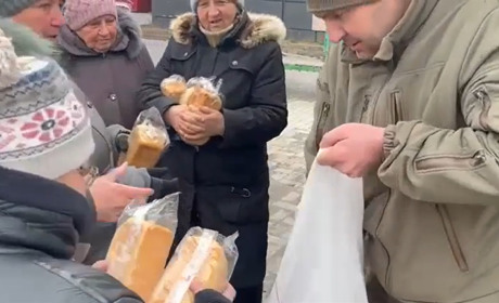 Поліція видала гуманітарну допомогу жителям деокупованих територій Луганщини