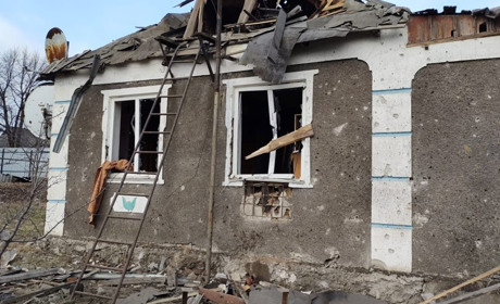 Більше десяти будинків та школа пошкоджені у Курахівській громаді через ворожі обстріли: є поранені
