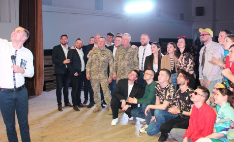 Золотонісці сміхом та розумом зібрали понад 60 тисяч на нашу ТрО