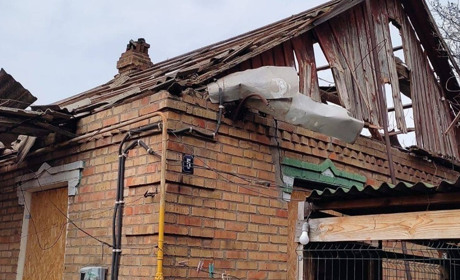 Голова ДніпроОВА Сергій Лисак показав наслідки сьогоднішнього обстрілу Нікополя