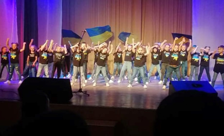 Щоб підтримати ЗСУ: в кіноконцертному залі «Дружба» відбувся благодійний концерт