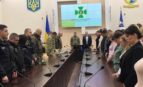 В Южненській міській раді вручили дружині загиблого військового орден «За мужність»