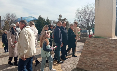 В Южному відбувся урочистий мітинг до дня народження Тараса Шевченка (ФОТО)