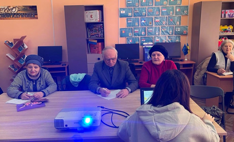 Онлайнери 60+: у Жовтих Водах проходять безкоштовні курси комп'ютерної грамотності для пенсіонерів