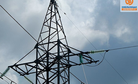 "Прильотів" на Хмельниччині не було, але енергопостачання у деяких громадах можуть обмежити. Деталі