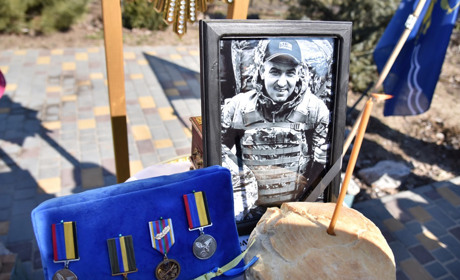 У Нікополі в останню путь провели захисника України Юрія Чебанного