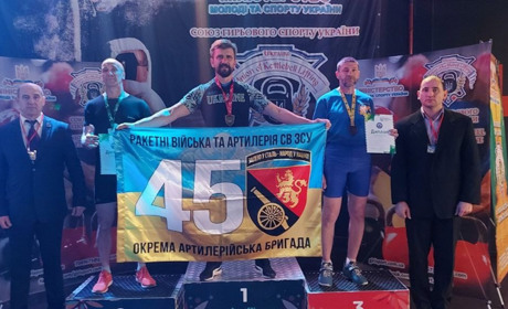 Переяславець приїхав на змагання з гирьового спорту прямо з військової частини і переміг