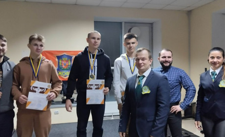 Наші – найсильніші: результати змагань з класичного паверліфтингу та жиму лежачи IPF звягелян