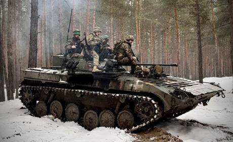 "Вони повзуть полем, а ми працюємо по них". Січеславська бригада нищить росіян в районі Кремінної