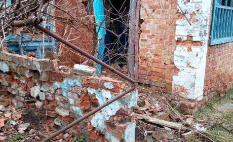 Військові рф обстрілюють прифронтові міста Запорізької області: 29 звернень про руйнування