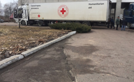 Конотопські заклади освіти отримали допомогу від Червоного Хреста