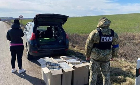 Жительку Балти затримали з партією контрабандних цигарок на 300 тисяч гривень