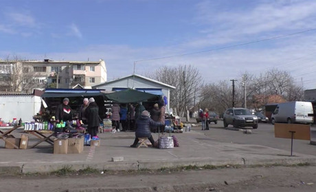 В Нижніх Сірогозах ярмарок, організований окупантами біля автовокзалу, відмінено