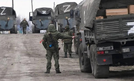 Під приводом проведення нібито "антитерористичних заходів" військові рф грабують жителів Херсонщини