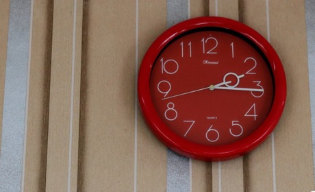 Перехід на літній час у 2023 році: коли і навіщо переводять годинник