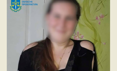 Жительку Херсонщини визнано винною у роботі на ворога: збирала паспортні дані місцевих для окупантів