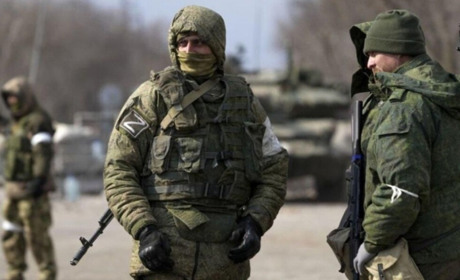 Крадуть транспорт та відбирають зброю: росіяни влаштовують рейди у селах Скадовщини