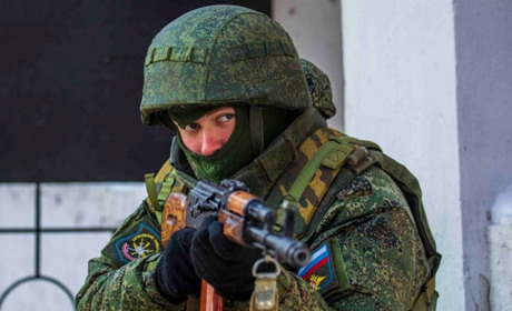 Окупанти на Арабатці готують розпорядження про “законність” заселення військових у будинки цивільних