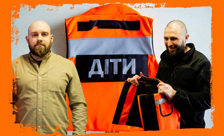 Одягати бронежилет на дитину моторошно. Хто і навіщо виготовляє дитячі захисні комплекти в Україні?